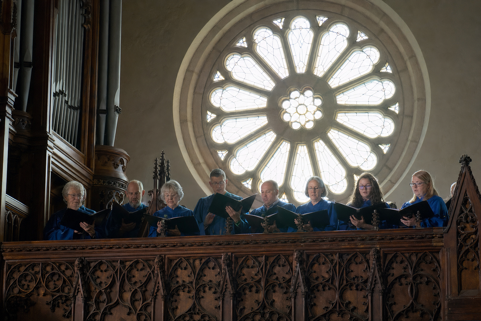The choir beneath the rose window